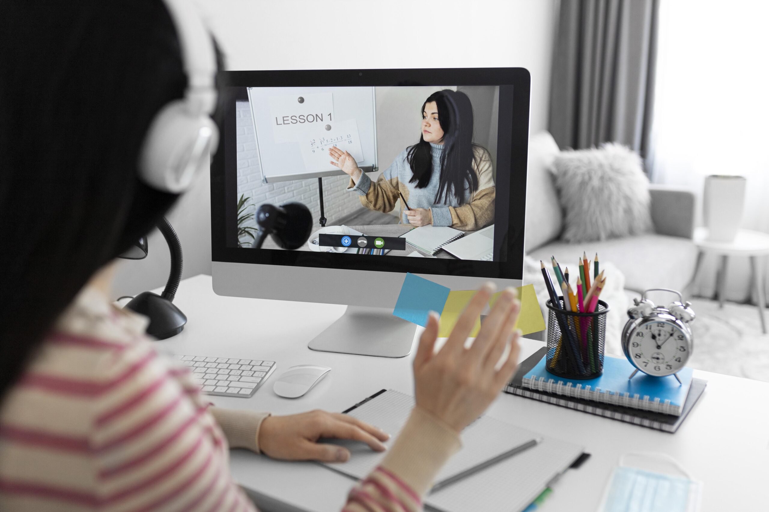 Tiếng Anh Giao Tiếp Qua Trò Chuyện